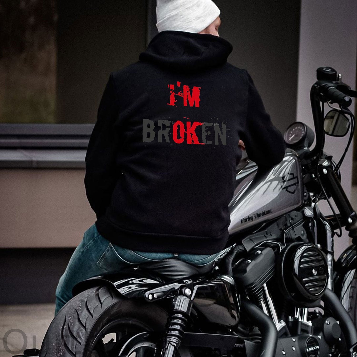 I’M BROKEN Letter Graphic Casual Black Print Hoodie